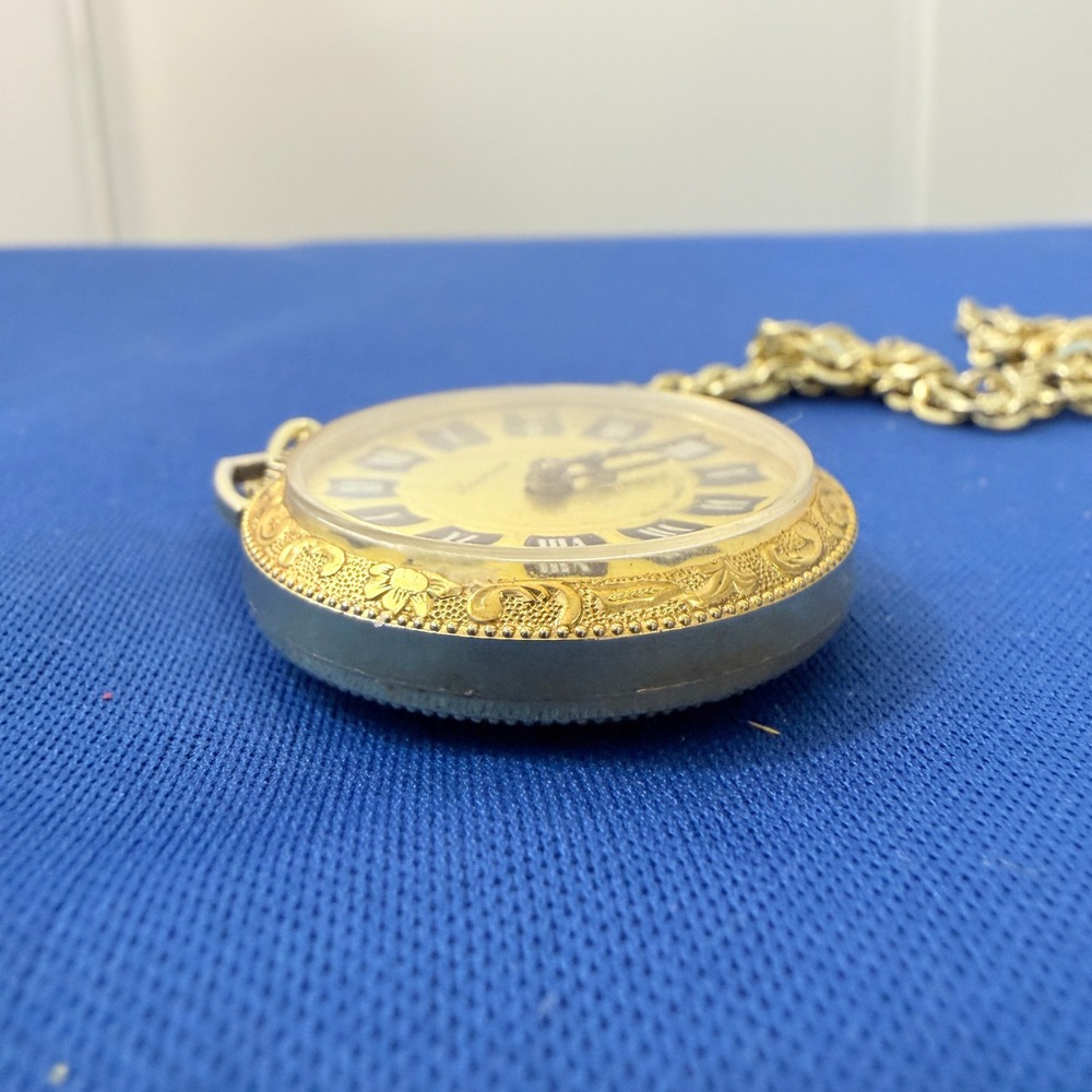 Vintage‎ Lucerne Pendant Watch Gold Tone Swiss Made Roman Numeral Necklace Chain - Picture 3 of 11